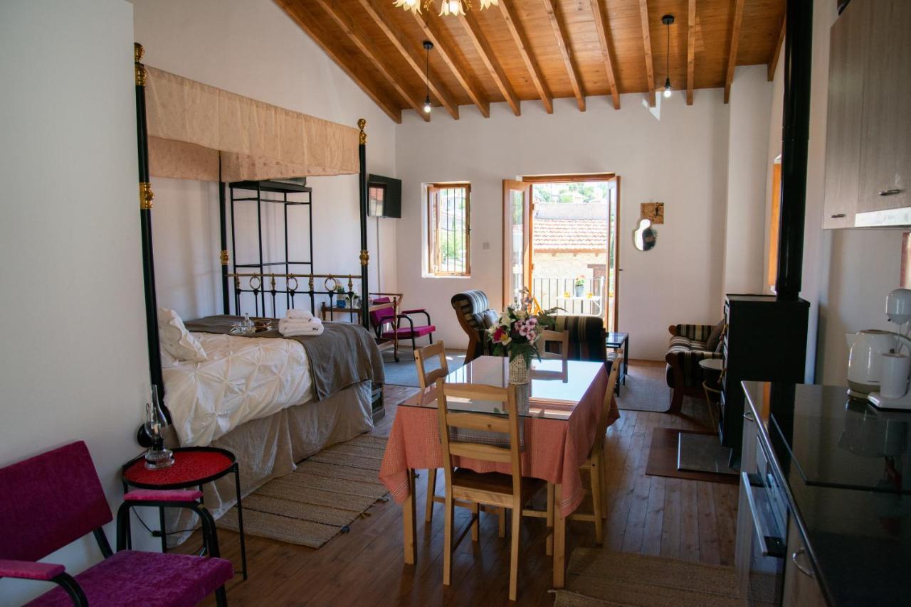 Cleo'S Inn Lofu Zewnętrze zdjęcie