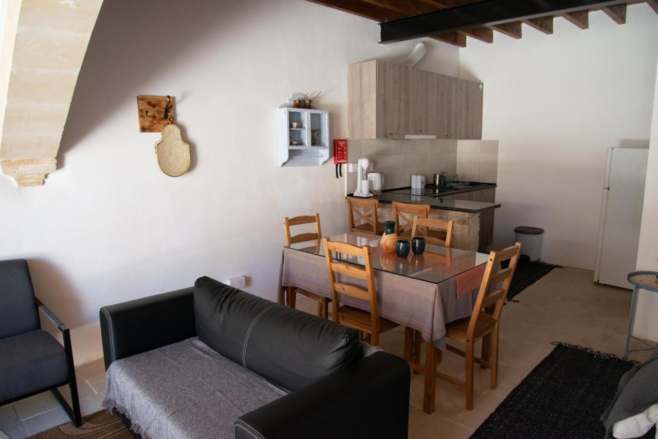 Cleo'S Inn Lofu Zewnętrze zdjęcie
